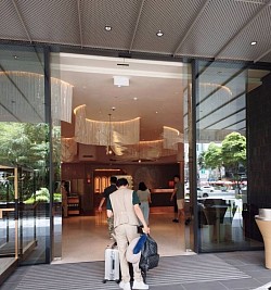 ส่งถึงที่หมายโดยปลอดภัย ถึงหน้าประตู